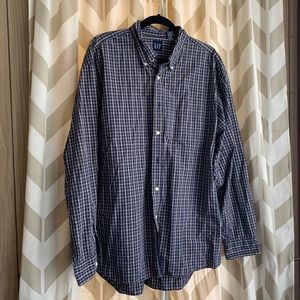 Gap Navy blue & tan plaid long sleeve button down